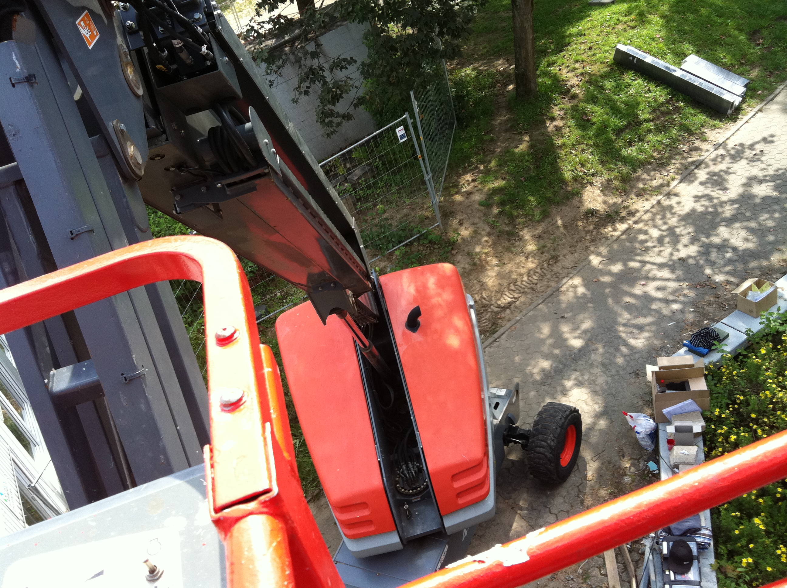 Hubsteiger - 25m Arbeitshöhe