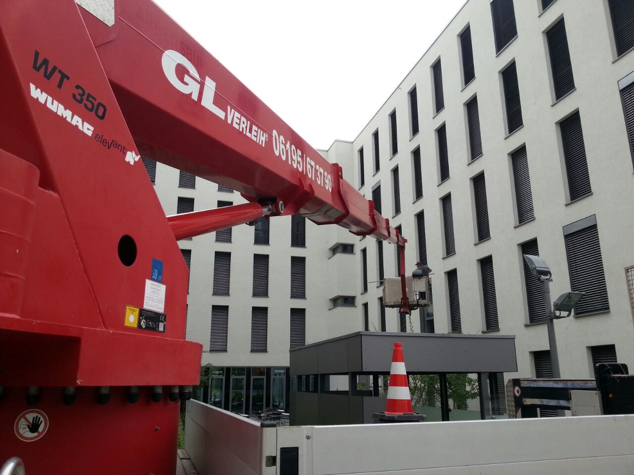 Aareon 35m Hubsteiger mit 25m Auslage nach rechts