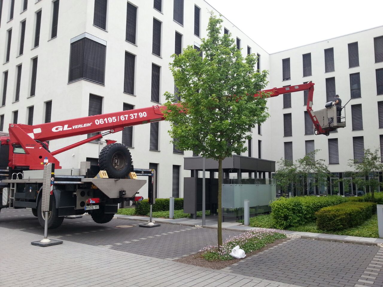 Aareon 35m Hubsteiger mit 25m Auslage nach rechts