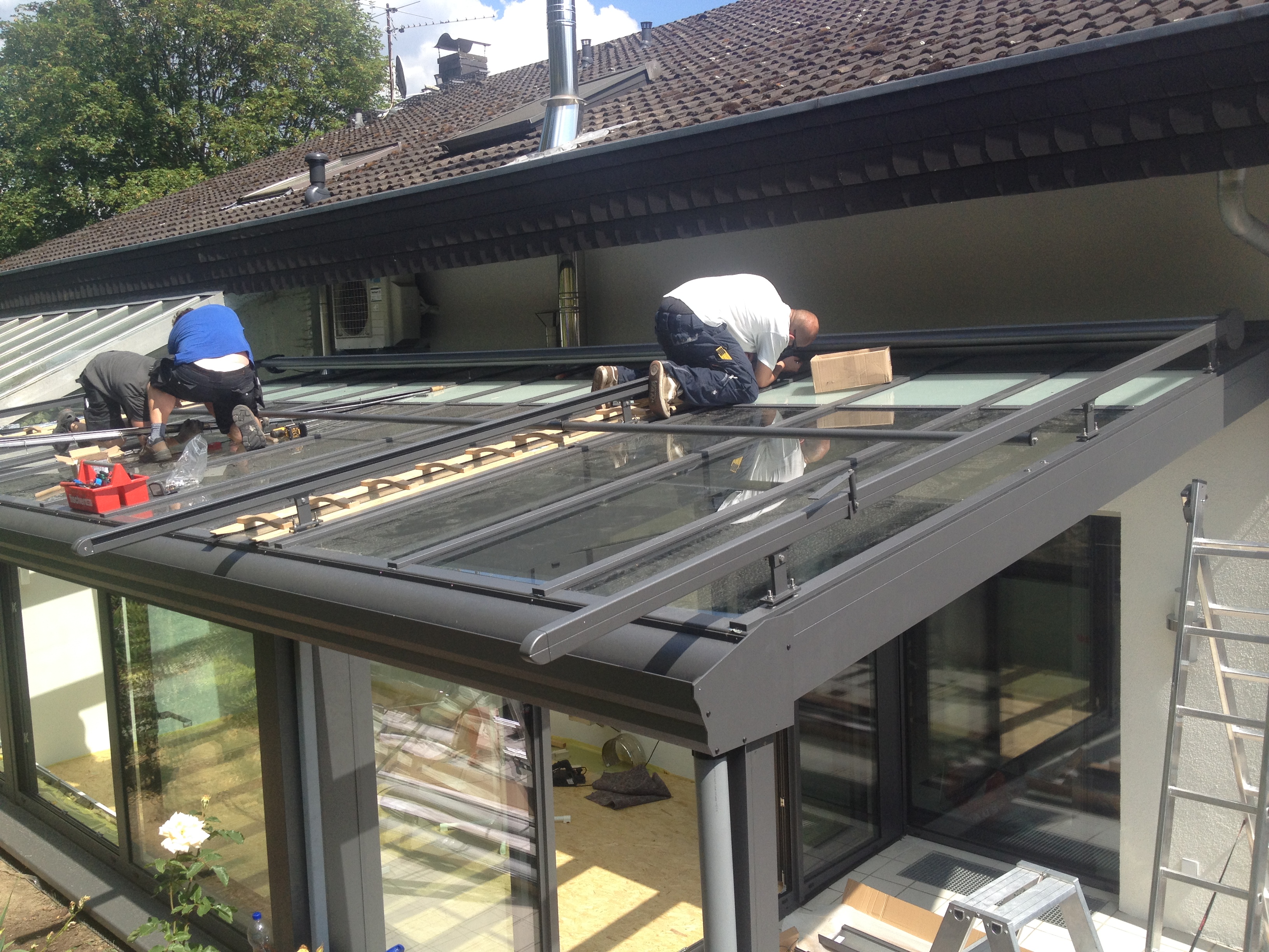 Wohnhaus - Montage Wintergartenmarkise W8