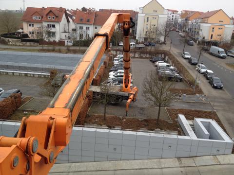 Bad Vilbel - Redigo Bürogebäude 52m Hubsteiger  - Austausch Außenjalousie Raffstore
